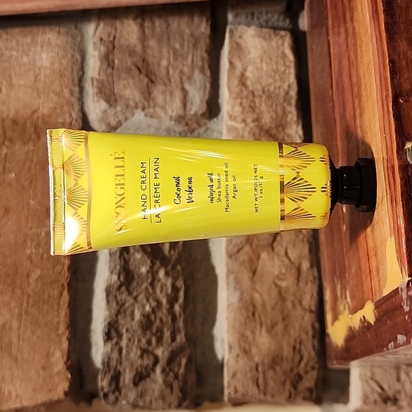 Spongelle Hand Cream Coconut Verbena Shea Butter Macadamia Seed Argan Oil .. NEW - Picture 3 of 4